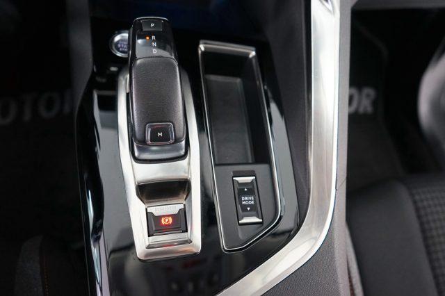 PEUGEOT 3008 BlueHDi 130 S&S EAT8 Active Business