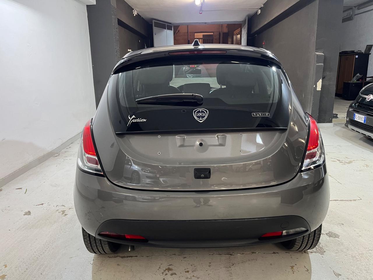 Lancia Ypsilon 1.0 FireFly 5 porte S&S Hybryd Gold