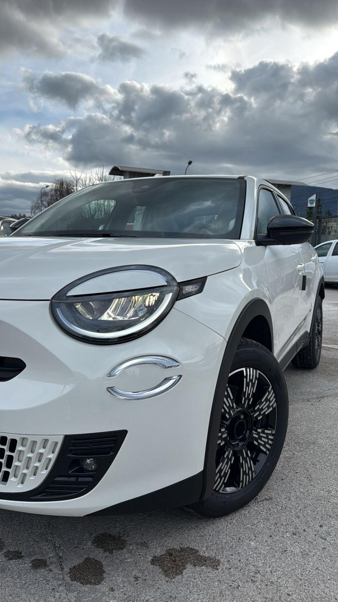 Fiat 600 Hybrid 145 CV CAMBIO AUTOMATICO "ICON"