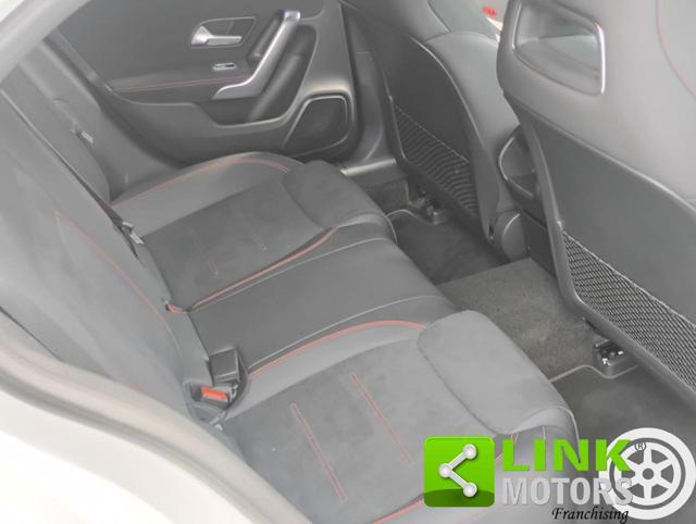 MERCEDES-BENZ A 200 Premium AMG 4MATIC