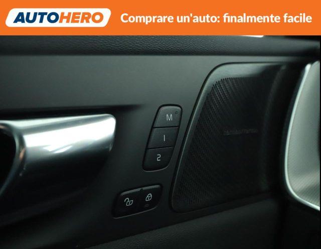 VOLVO XC60 T6 Recharge Plug-in Hybrid AWD R-design