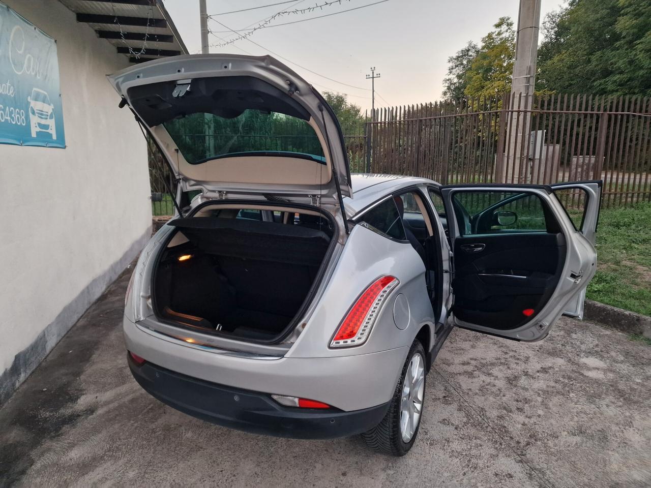 Lancia Delta 1.6 MJT DPF Gold - 2012