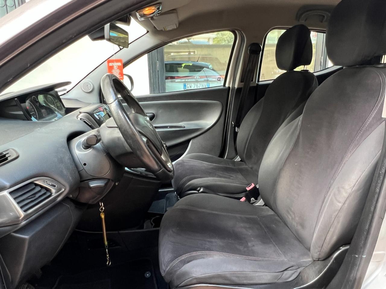 Lancia Ypsilon 1.3 MJT 95 CV 5 porte S&S Gold