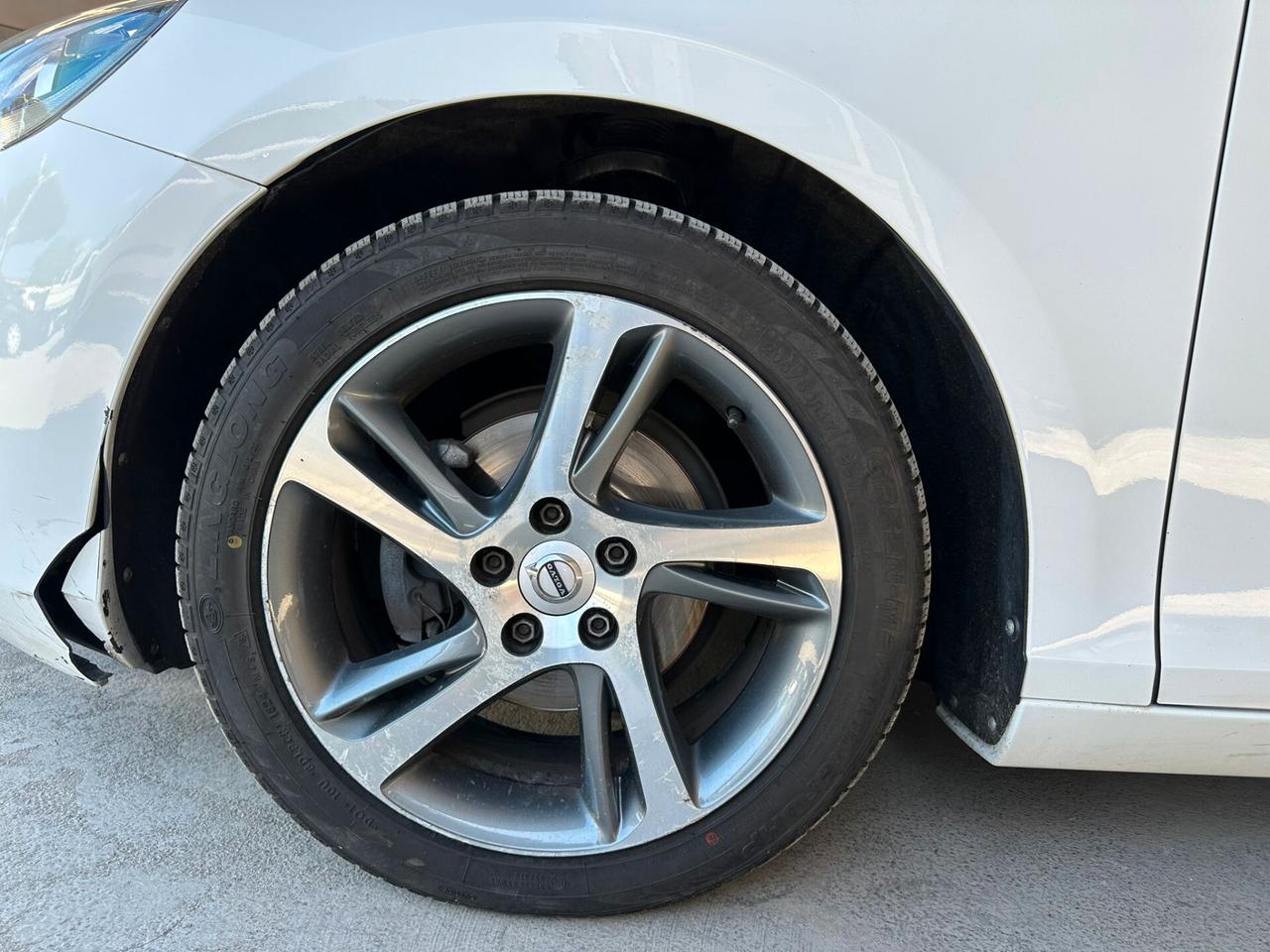 Volvo V40 D2 R-design Momentum