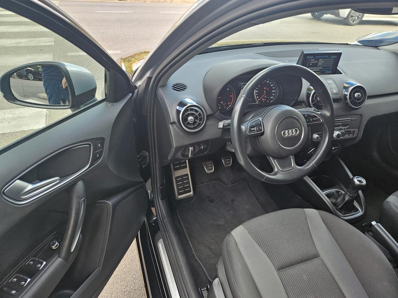 Audi A1 5porte Bicolor SPB 1.6 TDI 115cv FULL