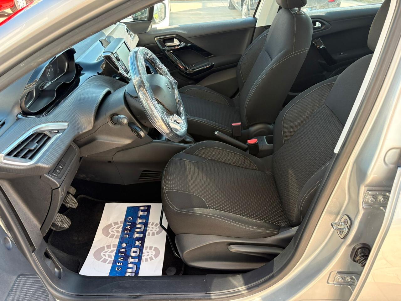 Peugeot 208 BlueHDi 75 5 porte Allure