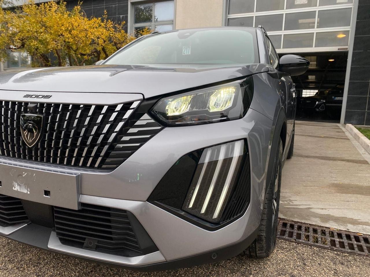 Peugeot 2008 Hybrid 145 e-DCS6 Allure