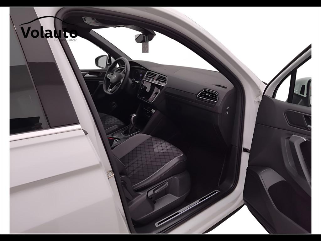 VOLKSWAGEN Tiguan II 2021 - Tiguan 1.5 tsi R-Line 150cv dsg