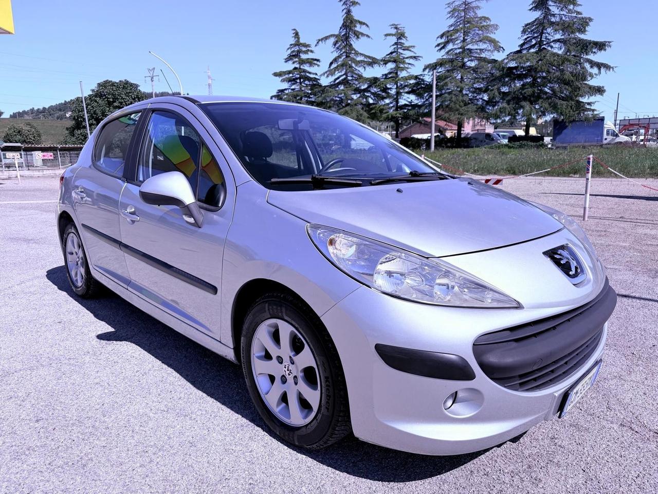 Peugeot 207 1.4 HDi 70CV 5p. Ok neopatentati