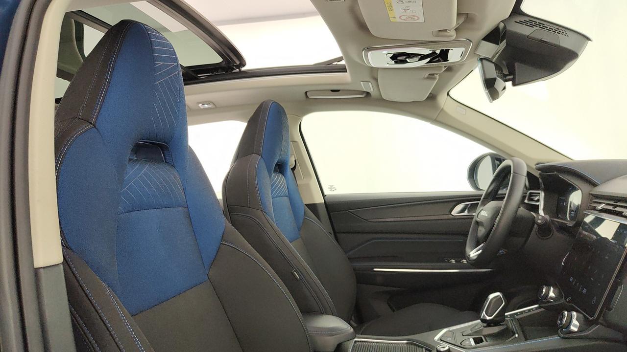 LYNK & CO 01 1.5 t hev auto