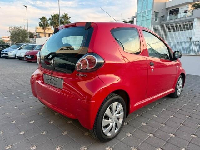Toyota Aygo 1.0 12V VVT-i 3 porte Active 2012