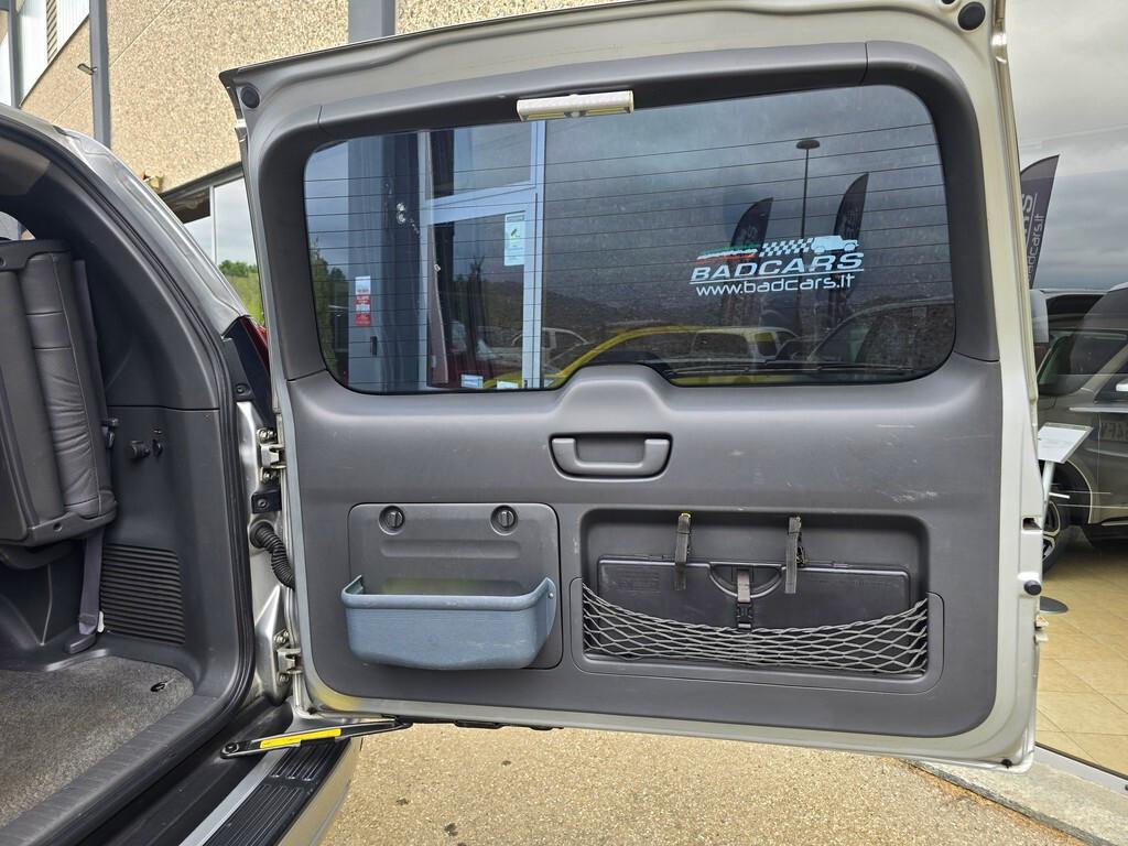 Toyota Land Cruiser 3.0 D-4D WAGON 8 POSTI