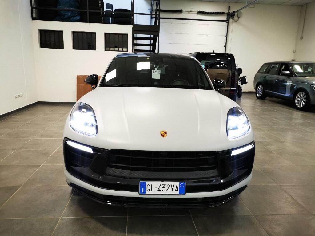 PORSCHE Macan 2.0 T