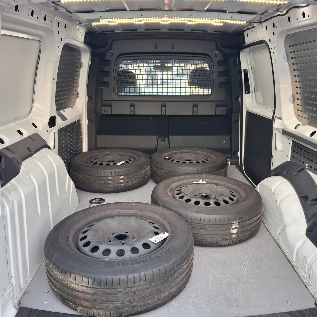 VOLKSWAGEN CADDY 1.5 TGI AUTOCARRO METANO