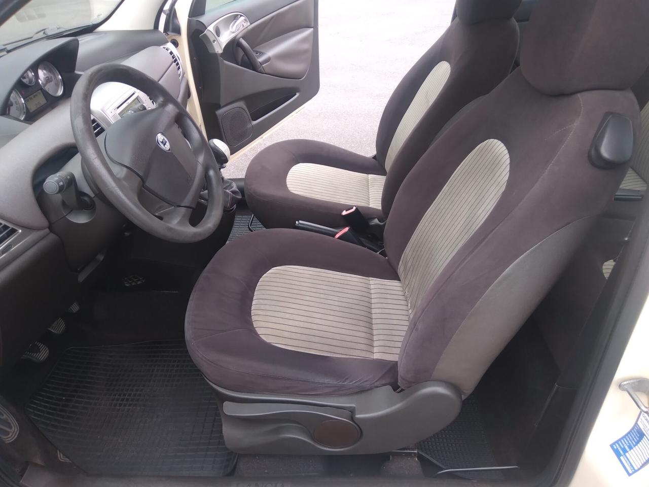 Lancia Ypsilon 1.2 60cv Oro Giallo x neopatentati