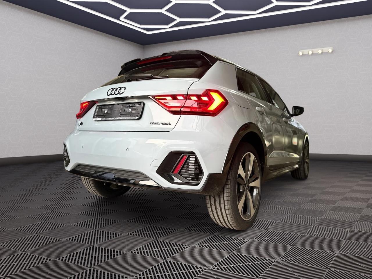 Audi A1 allstreet 30 TFSI S tronic Identity Contrast