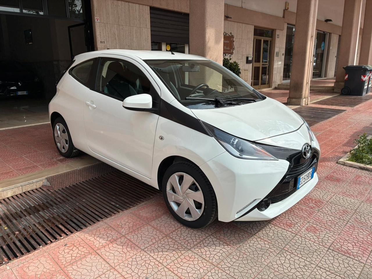 Toyota Aygo 1.0 3p garantita perfetta-2015
