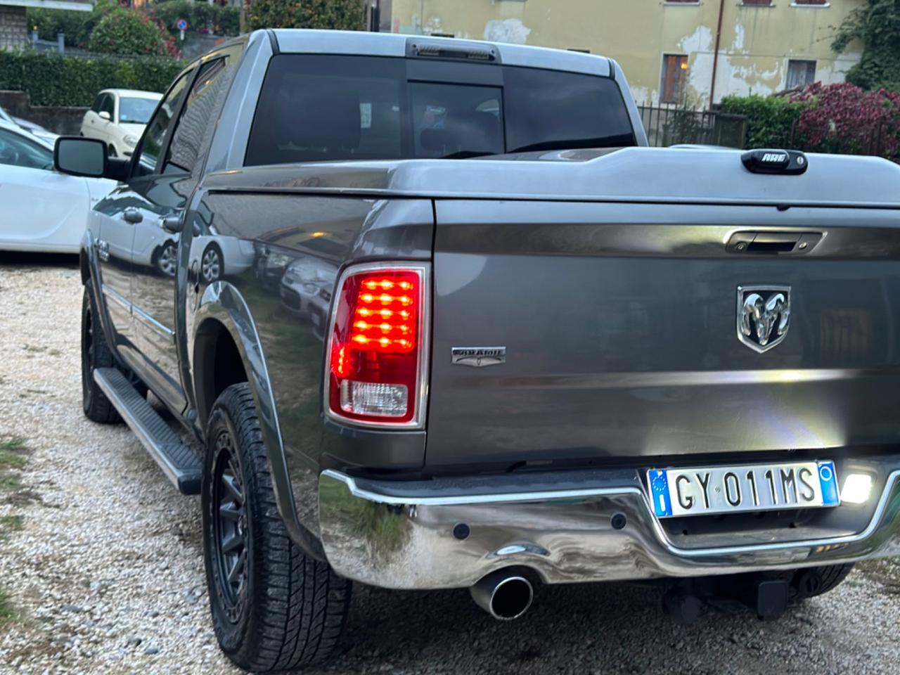 Dodge RAM LARAMIE AMATORE 4x4 KMCERT UNICOPR