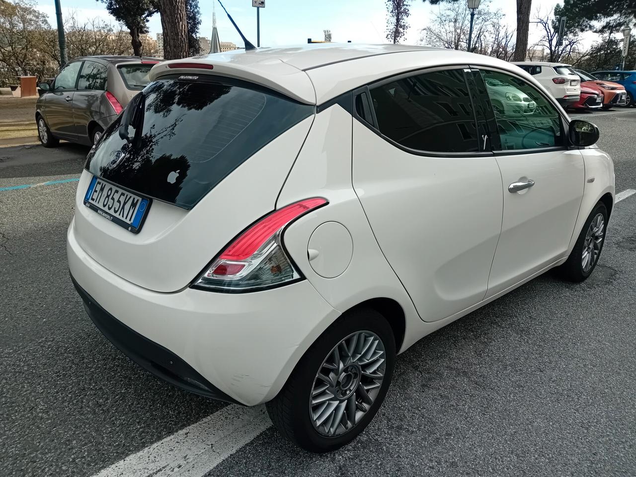 Lancia Ypsilon 1.2 69 CV 5 porte S&S Platinum