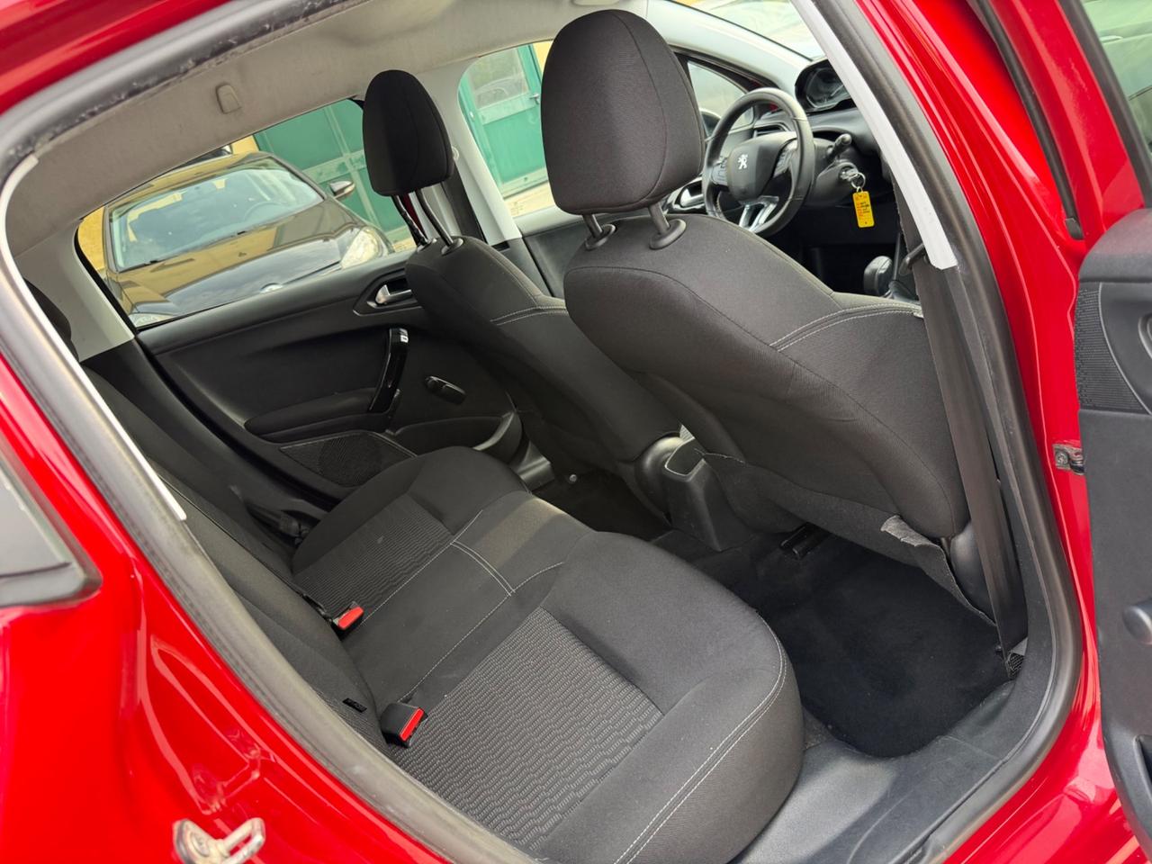 Peugeot 208 PureTech 82 5 porte Allure