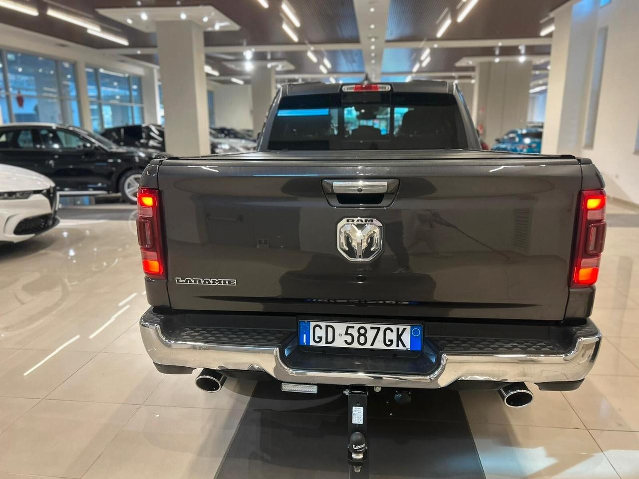 Dodge RAM 1500 5.7 LARAMIE CAB 4WD 395CV auto