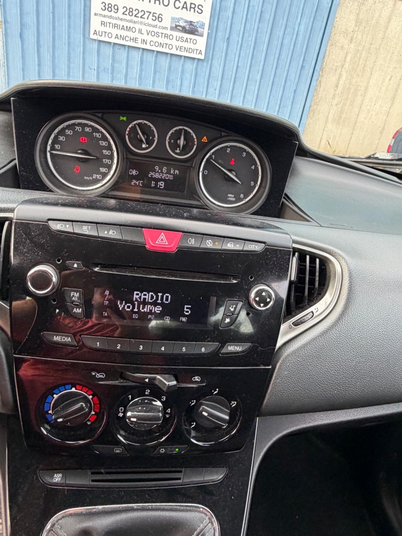 Lancia Ypsilon 1.3 MJT 16V 95 CV 5 porte S&S Gold