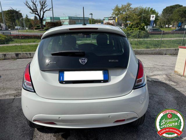 LANCIA Ypsilon 1.0 FireFly 5 porte S&S Hybrid Ecochic Gold