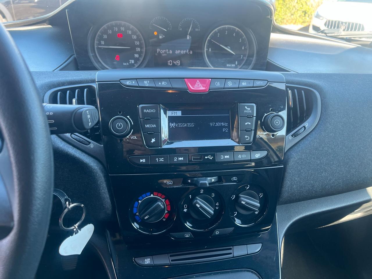 Lancia Ypsilon 1.0 FireFly 5 porte S&S Hybrid Silver