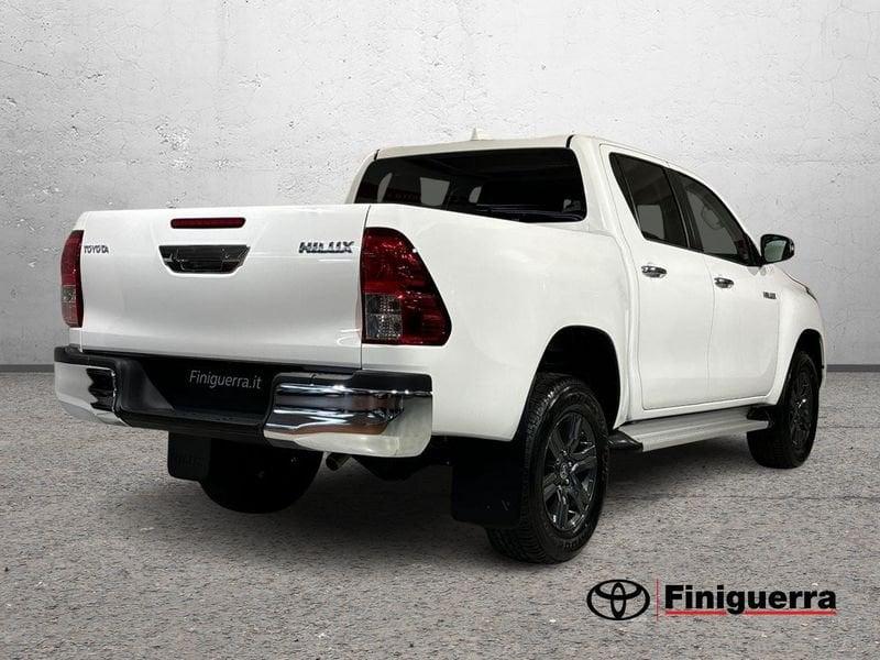 Toyota Hilux 2.8 D-4D A/T 4WD 4 porte DoubleCab Lounge