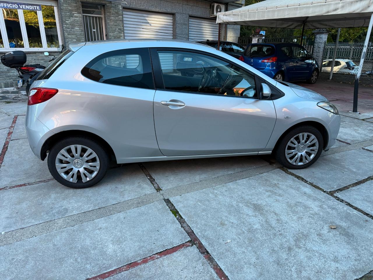Mazda 2 1.4 play 3 porte ok per neopatentati