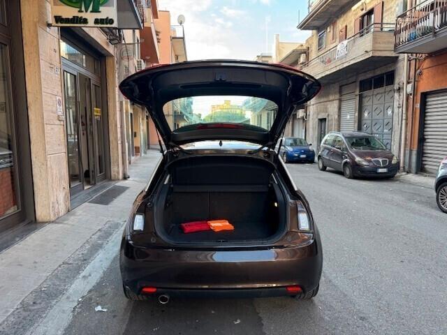 Audi A1 1.6 TDI 105 CV - Ambition - A 1