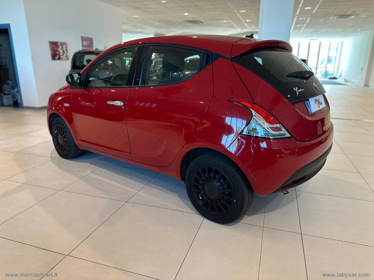 LANCIA Ypsilon 1.0 FireFly 5p S&S Hybrid Silver