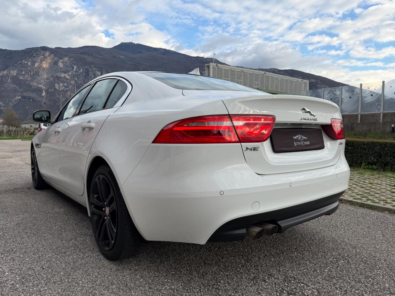 Jaguar XE - Prestige - FULL OPTIONAL