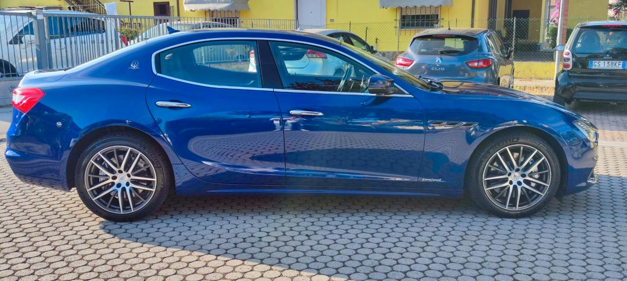 Maserati Ghibli V6 430 CV Q4 Nerissimo Edition