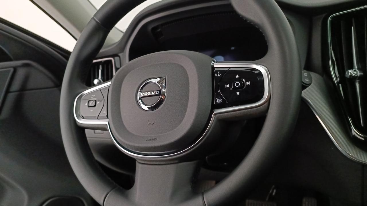 VOLVO XC60 2.0 b4 Plus Dark awd auto