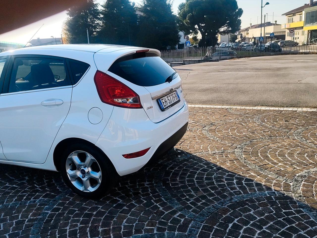 Ford Fiesta 1.4 TDCi 5p. Titanium