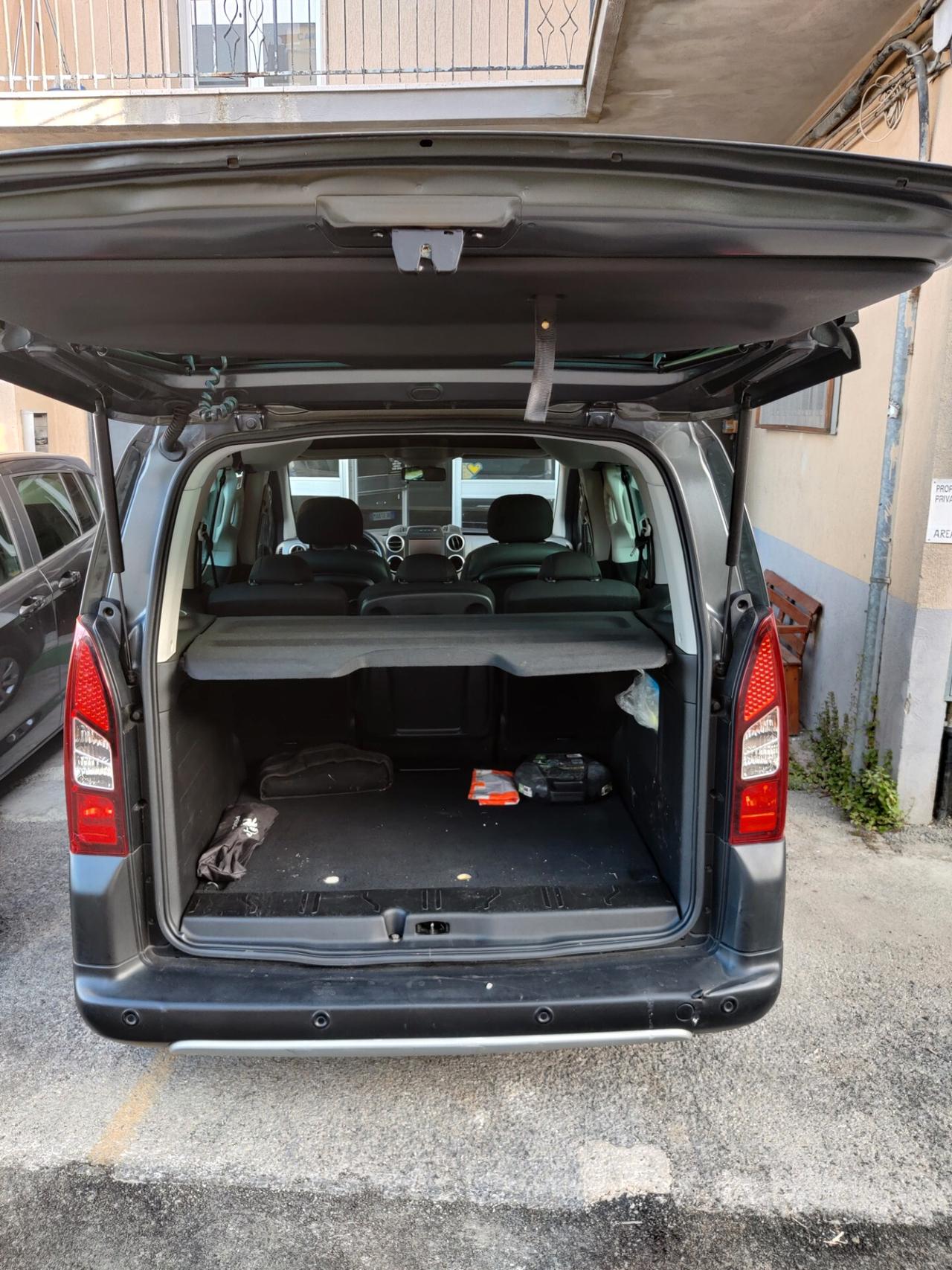 Peugeot Partner Tepee BlueHDi 100 Outdoor