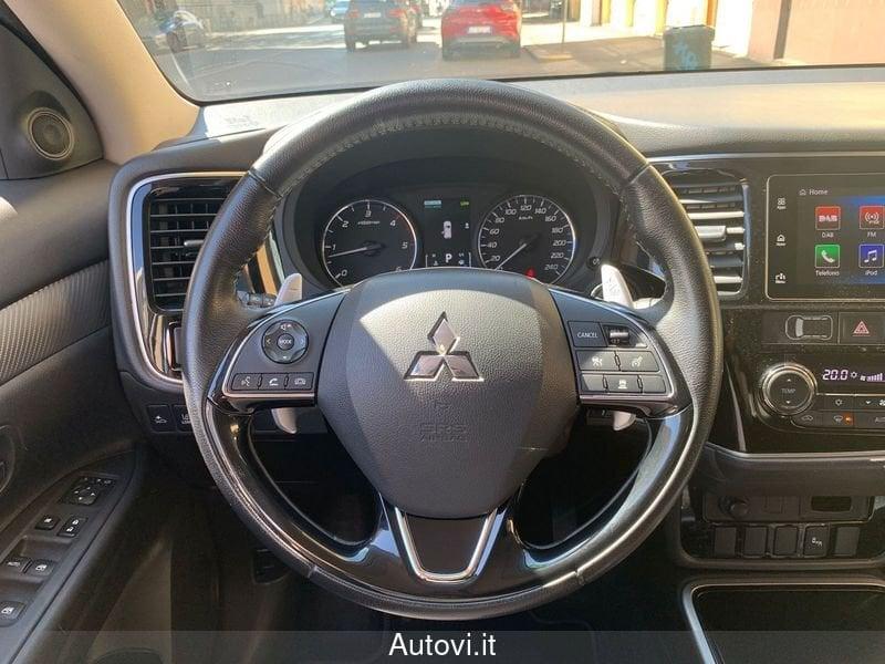 Mitsubishi Outlander 2.2 DI-D 4WD Instyle Plus SDA 7p.