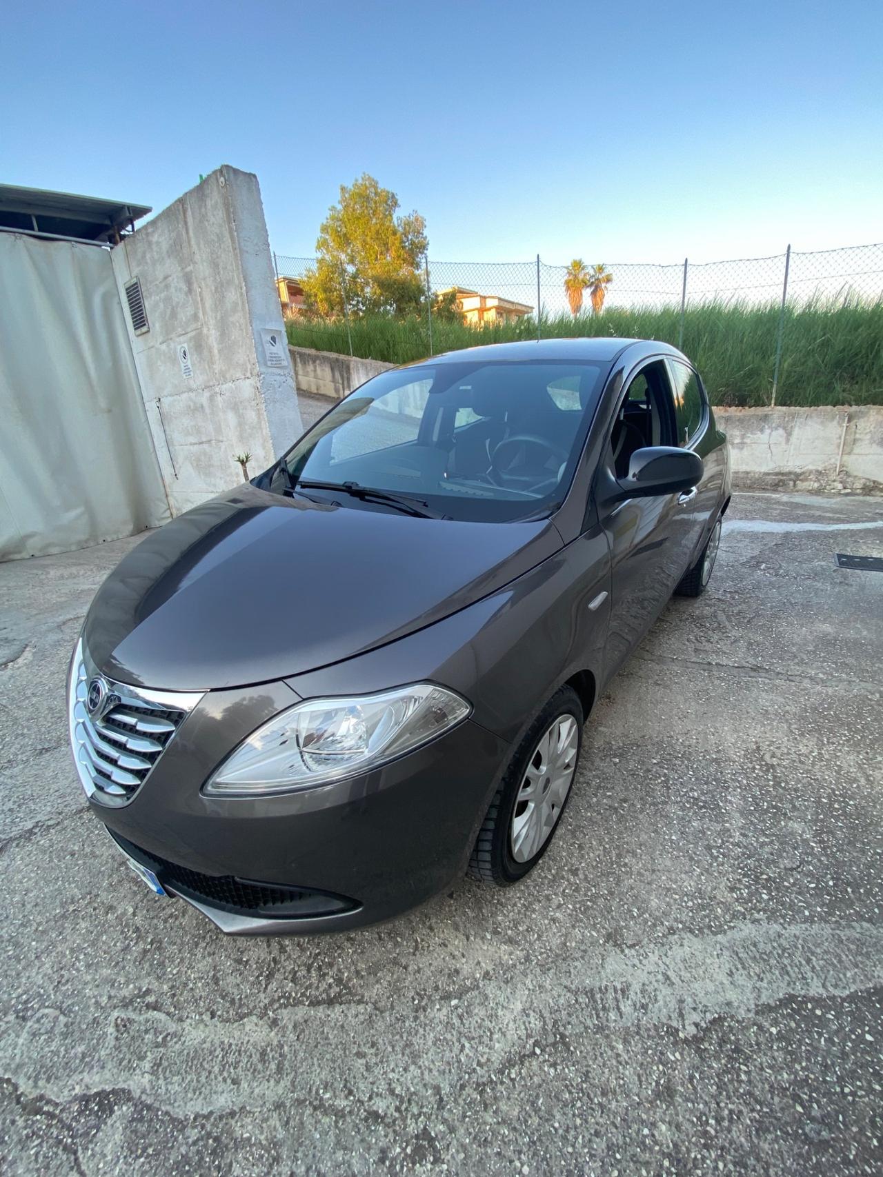 Lancia Ypsilon 1.3 MJT 16V 95 CV 5 porte S&S Silver