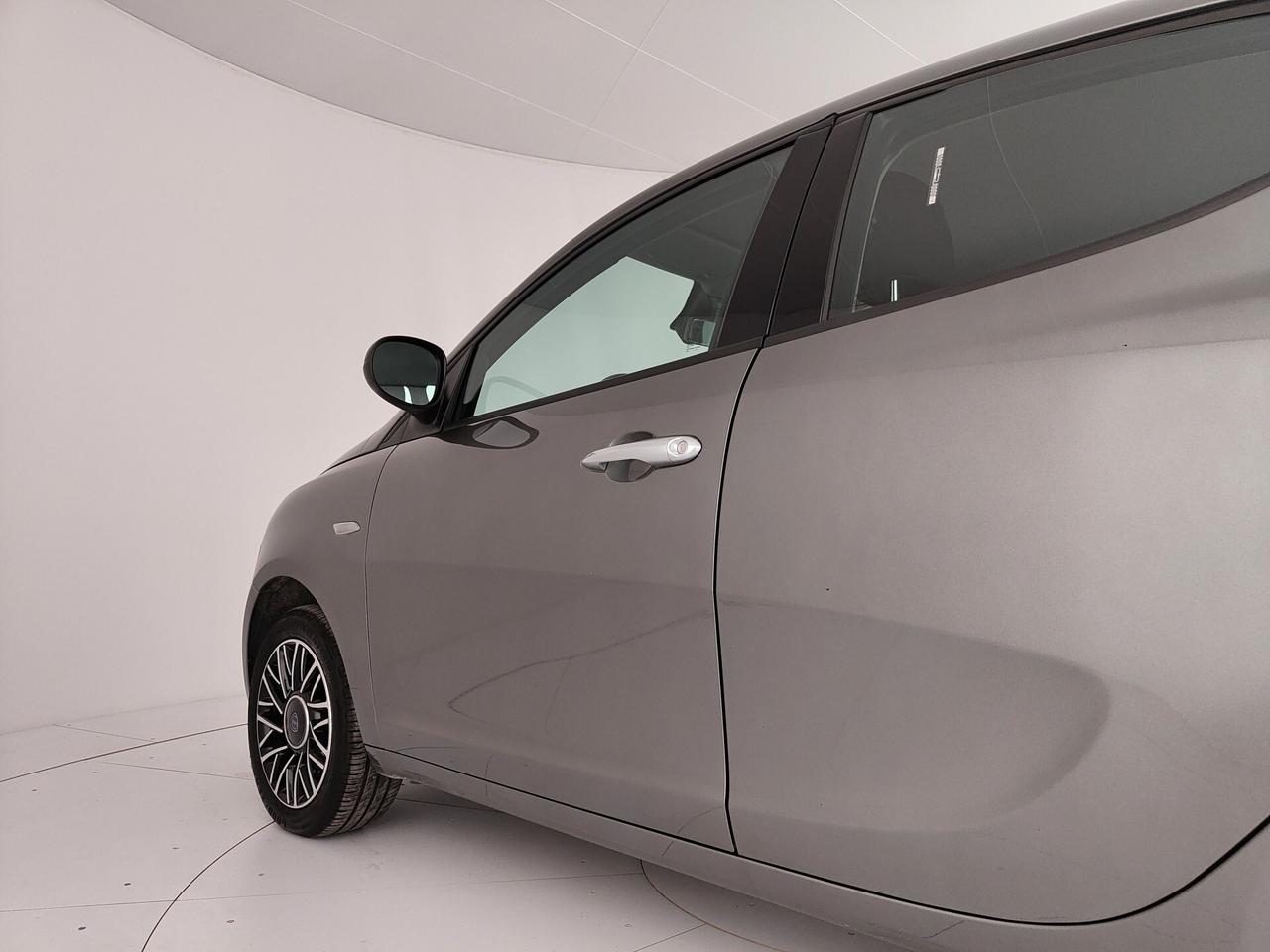 Lancia Ypsilon 1.0 FireFly 5 porte S&S Hybrid Platino