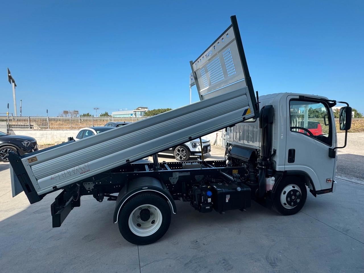 Isuzu M21 2.0 120 cv Ribaltabile Trilaterale