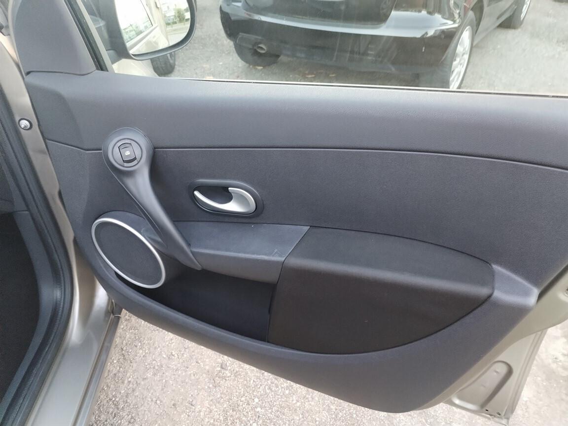 Renault Clio 1.2 16V 5 porte Dynamique GPL 2/2010 KM 97000 CONSEGNA CON MANUTENZIONI