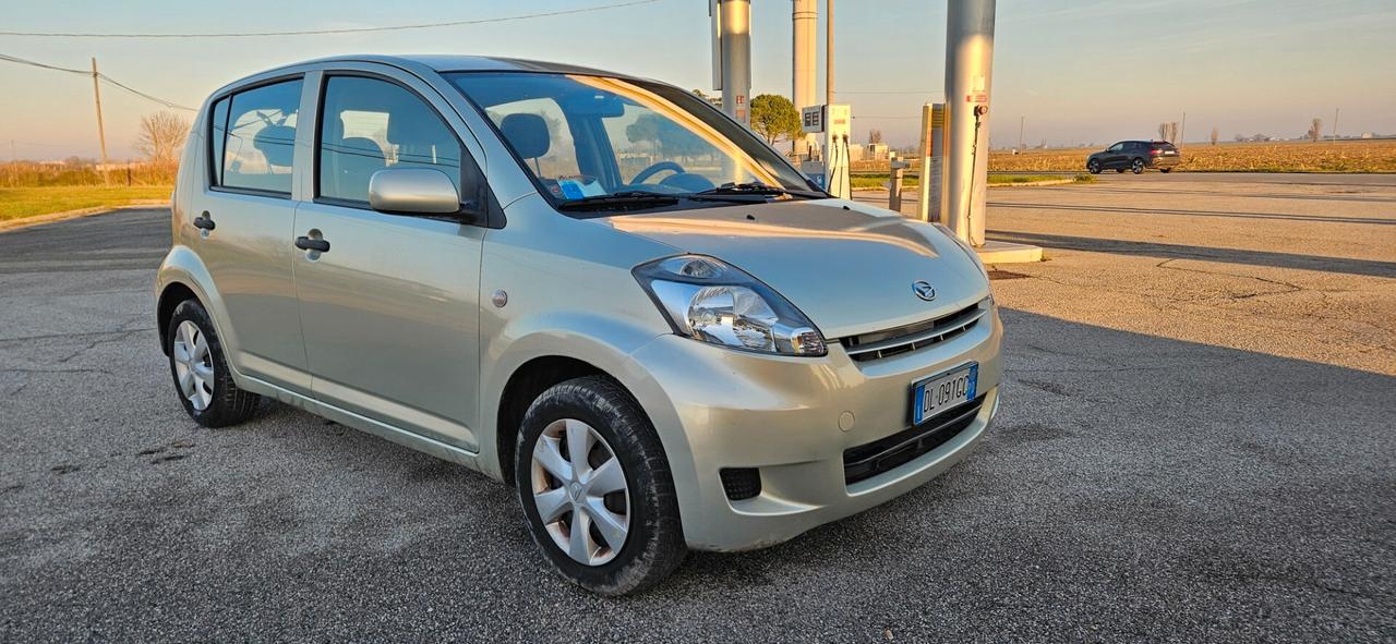 Daihatsu Sirion 1.0 Hiro