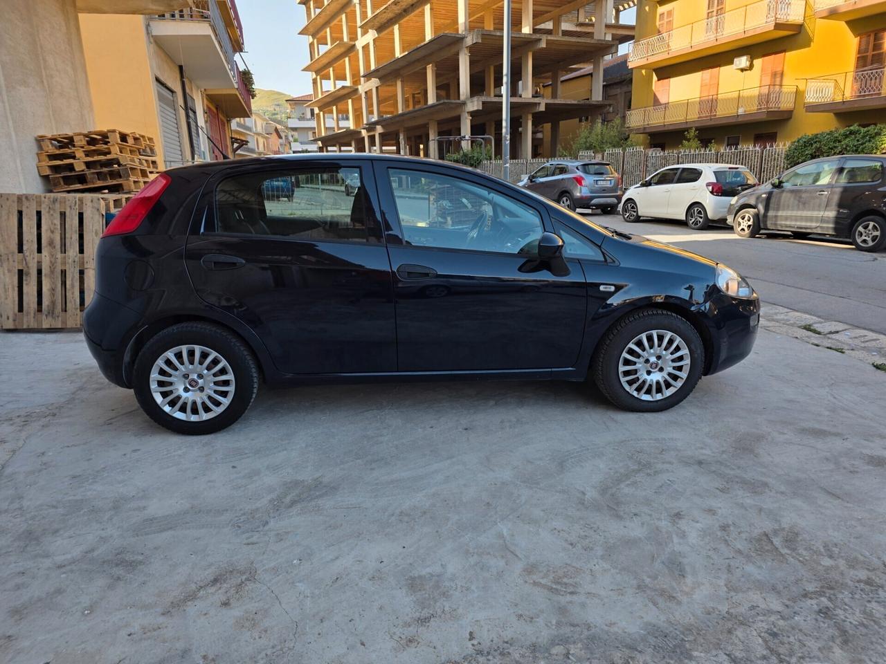 Fiat Punto 1.3 MJT II 75 CV 5 porte Street