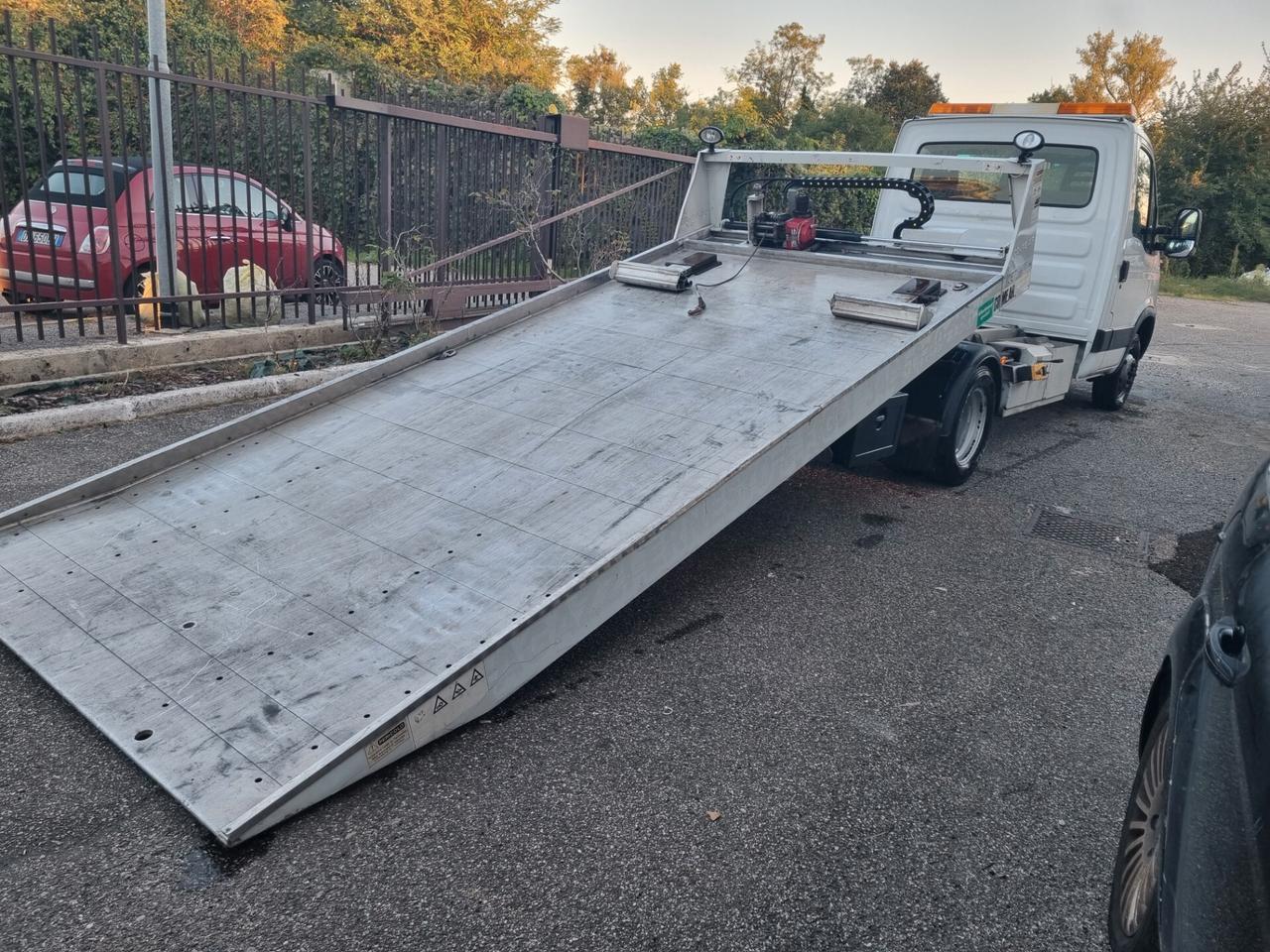 Iveco daily carroattrezzi