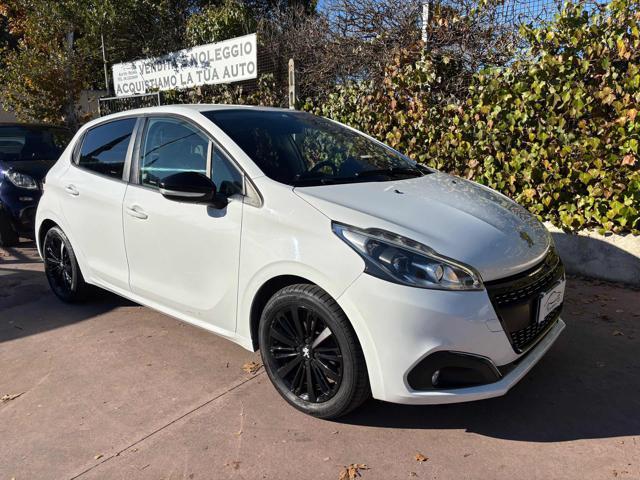 PEUGEOT 208 1° serie PureTech 82 5 porte BLACK LINE