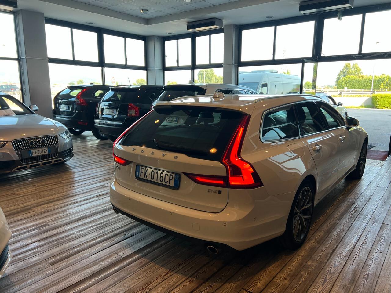 Volvo V90 D4 AWD Geartronic Momentum/TAGLIANDI UFFICIALI