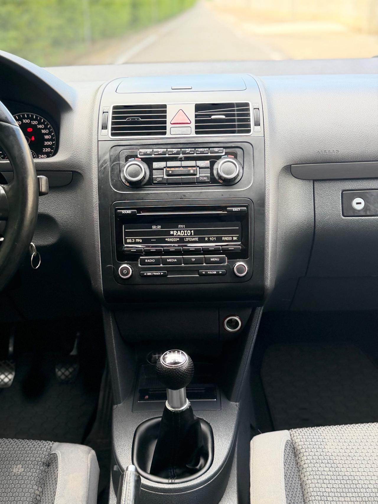 Volkswagen Touran 1.6 TDI 105cv 7 POSTI OK NEOPATENTATI