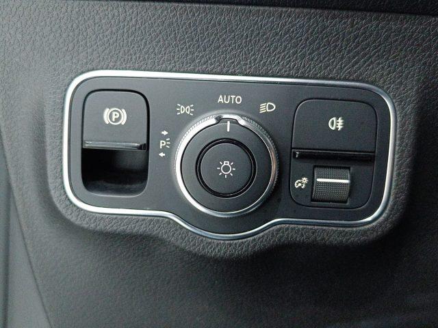 MERCEDES-BENZ GLB 200 Automatic Premium