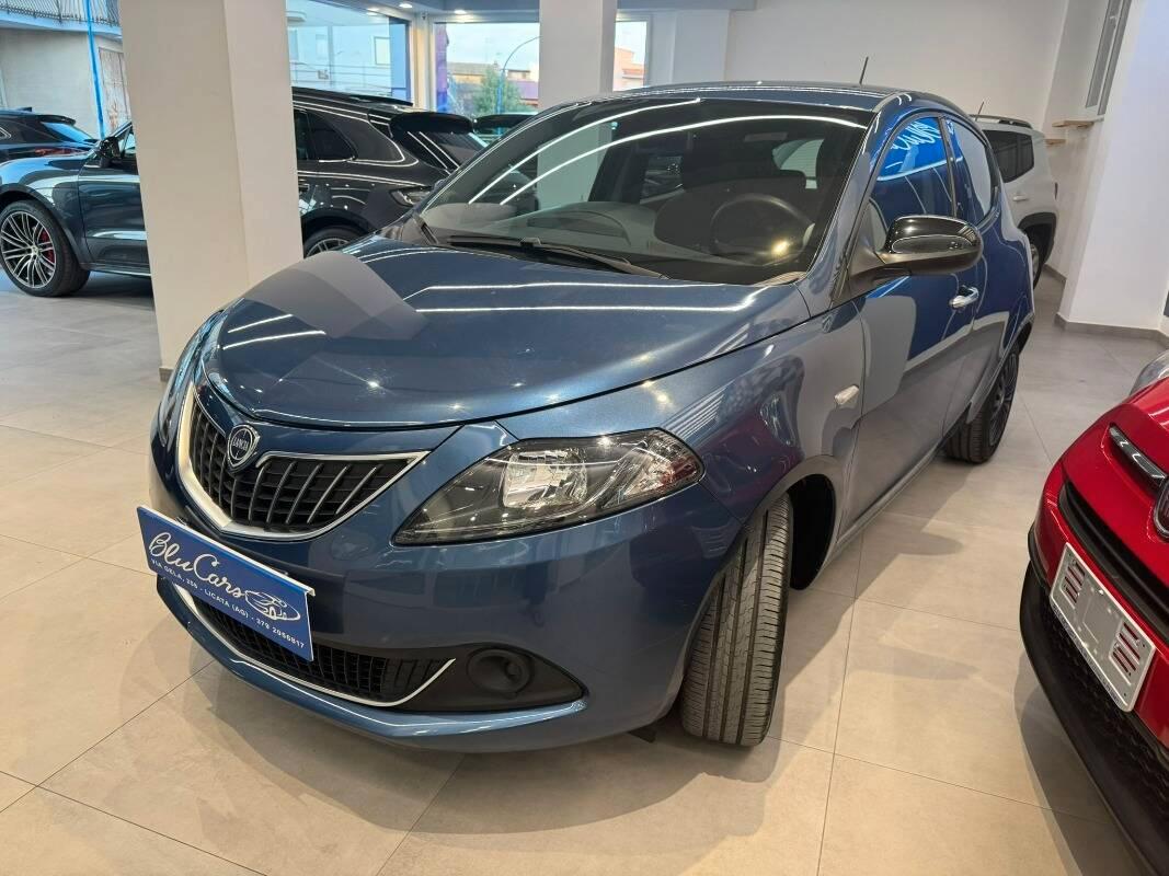 Lancia Ypsilon III 1.0 firefly hybrid Silver s&s 70cv